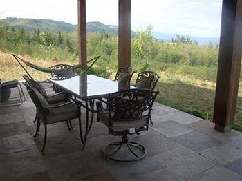 Malahat View Guesthouse Exterior photo