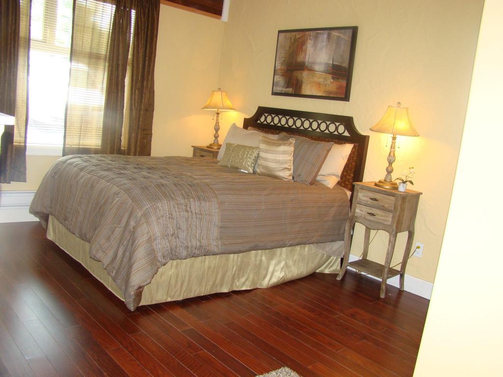 Malahat View Guesthouse Room photo